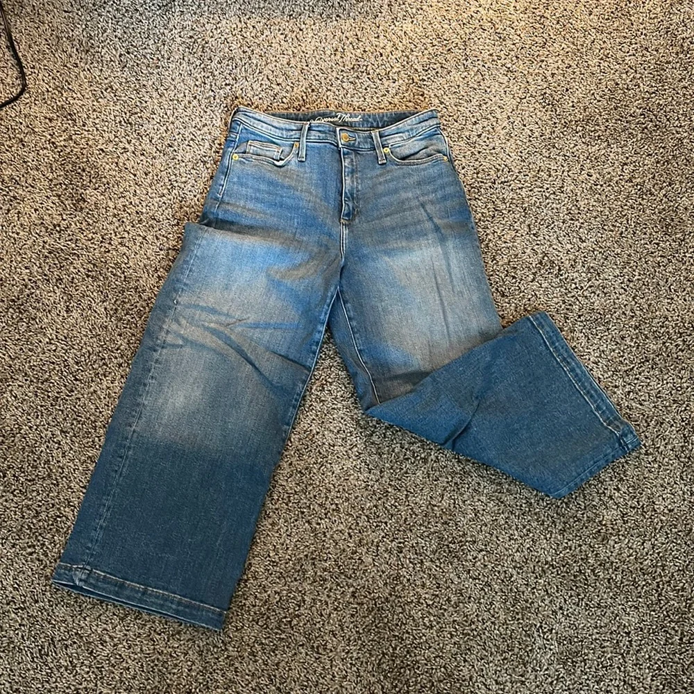 Universal Thread Flare Jeans - Picture 1 of 3